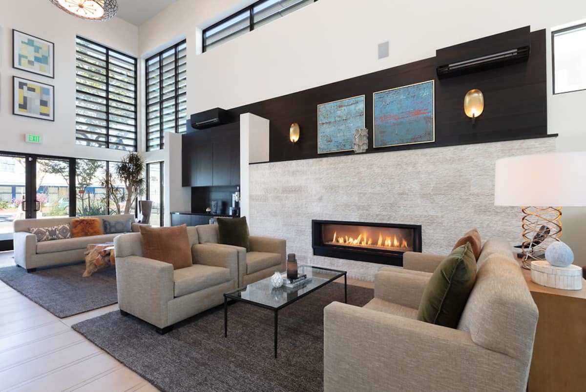 RGVtYW5kUGljdHVyZToxOTQzMTU5MTk0