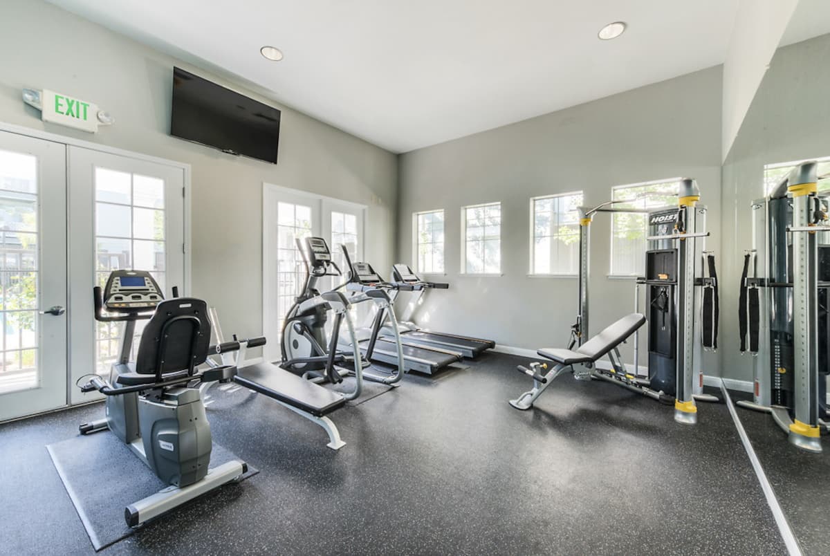 RGVtYW5kUGljdHVyZToxOTQzMTU0Njk4