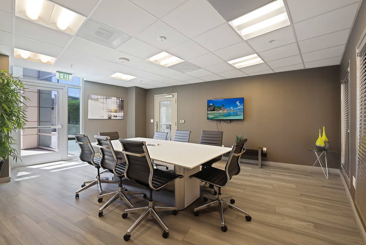 RGVtYW5kUGljdHVyZToyMTEwODQ0MjY5