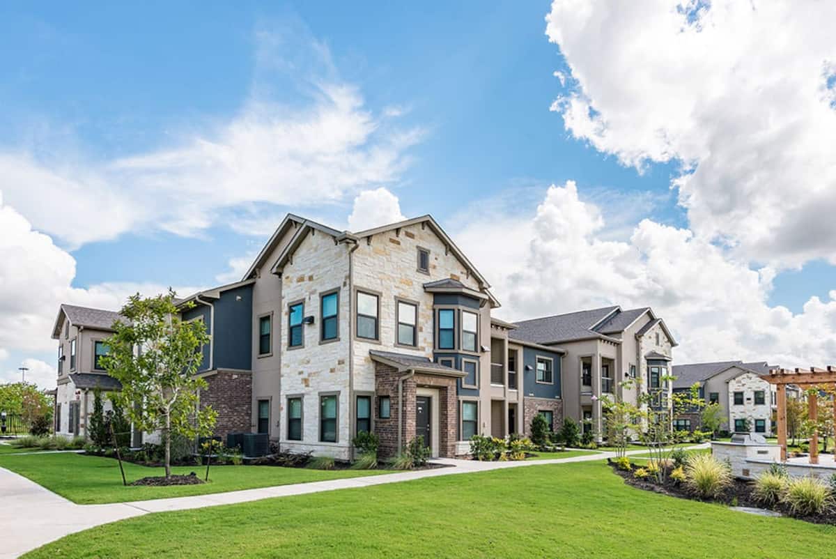 , an Airbnb-friendly apartment in Pearland, TX