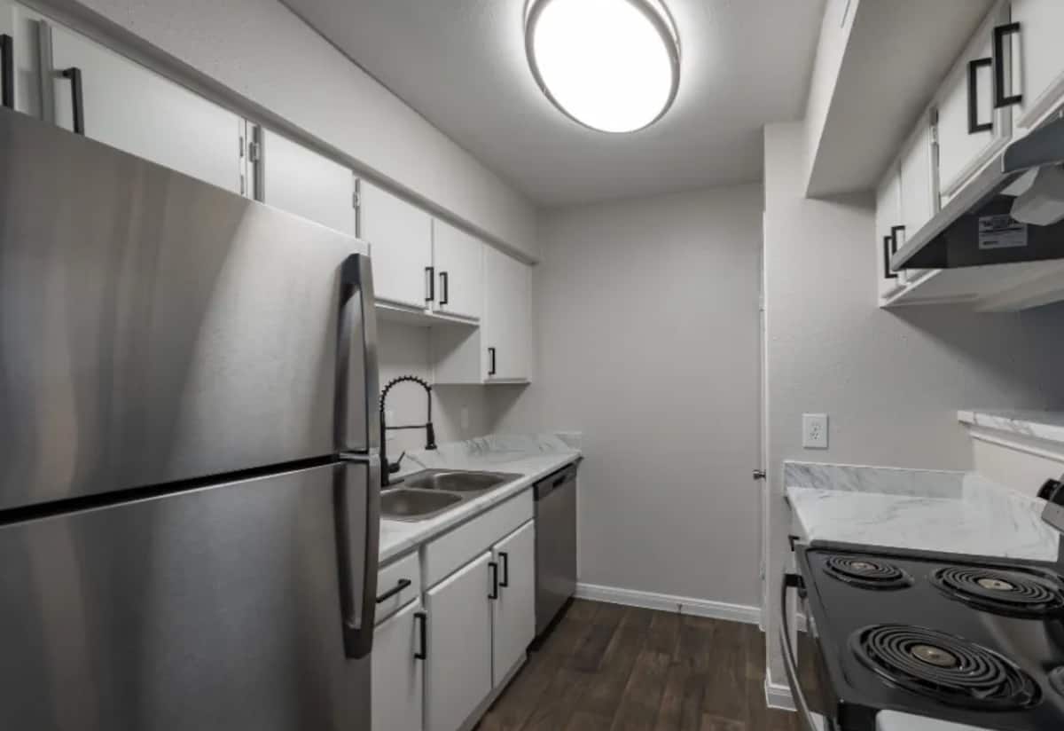 RGVtYW5kUGljdHVyZToxOTk5MTQ1MTEw