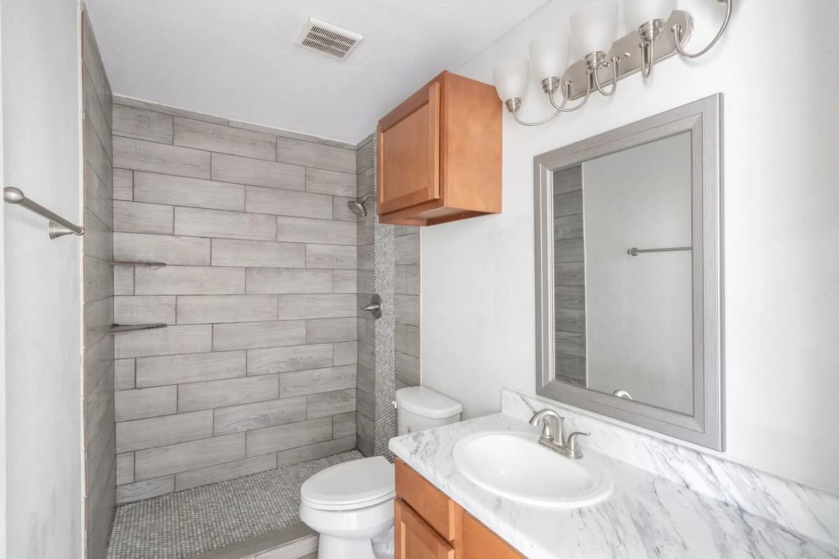 RGVtYW5kUGljdHVyZToxOTk5MDk1NTc4