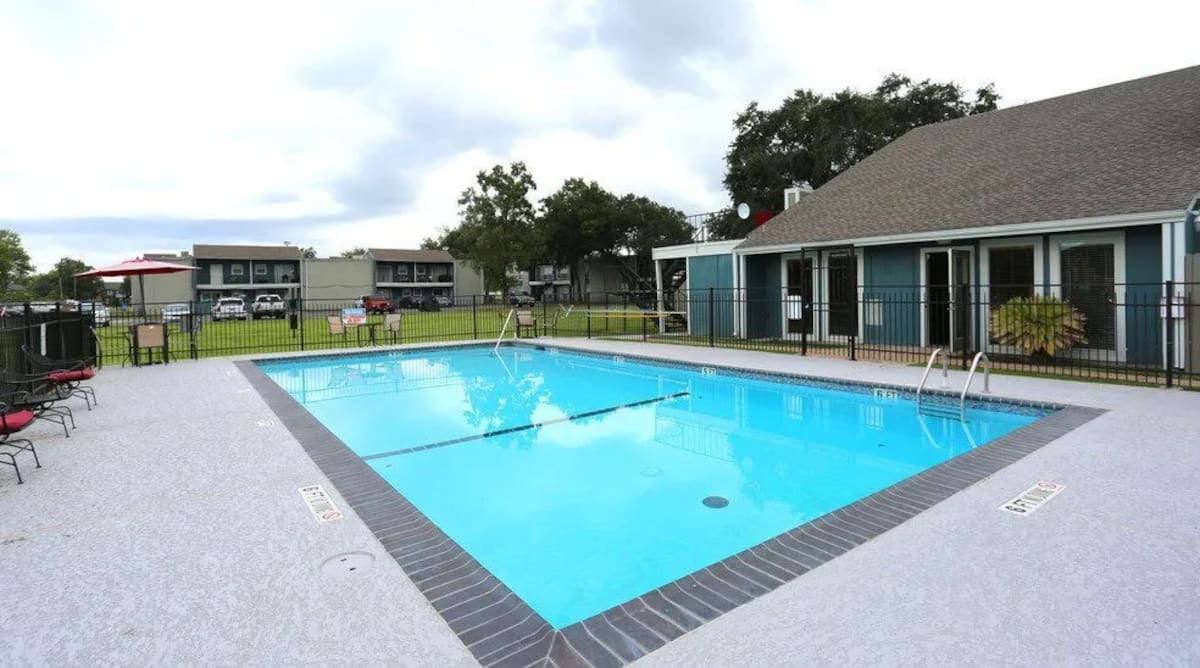 Exterior of Monaco Villas, an Airbnb-friendly apartment in Lake Jackson, TX