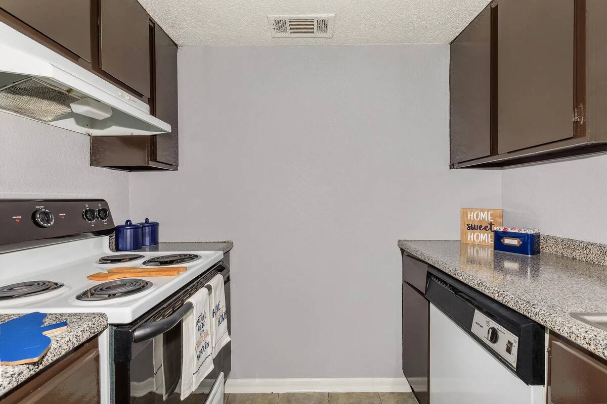 RGVtYW5kUGljdHVyZToxOTk5MTAyMjk4