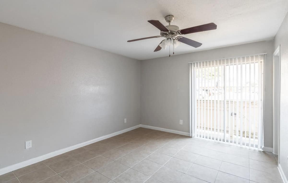 RGVtYW5kUGljdHVyZToxOTk5MTMwNDE2