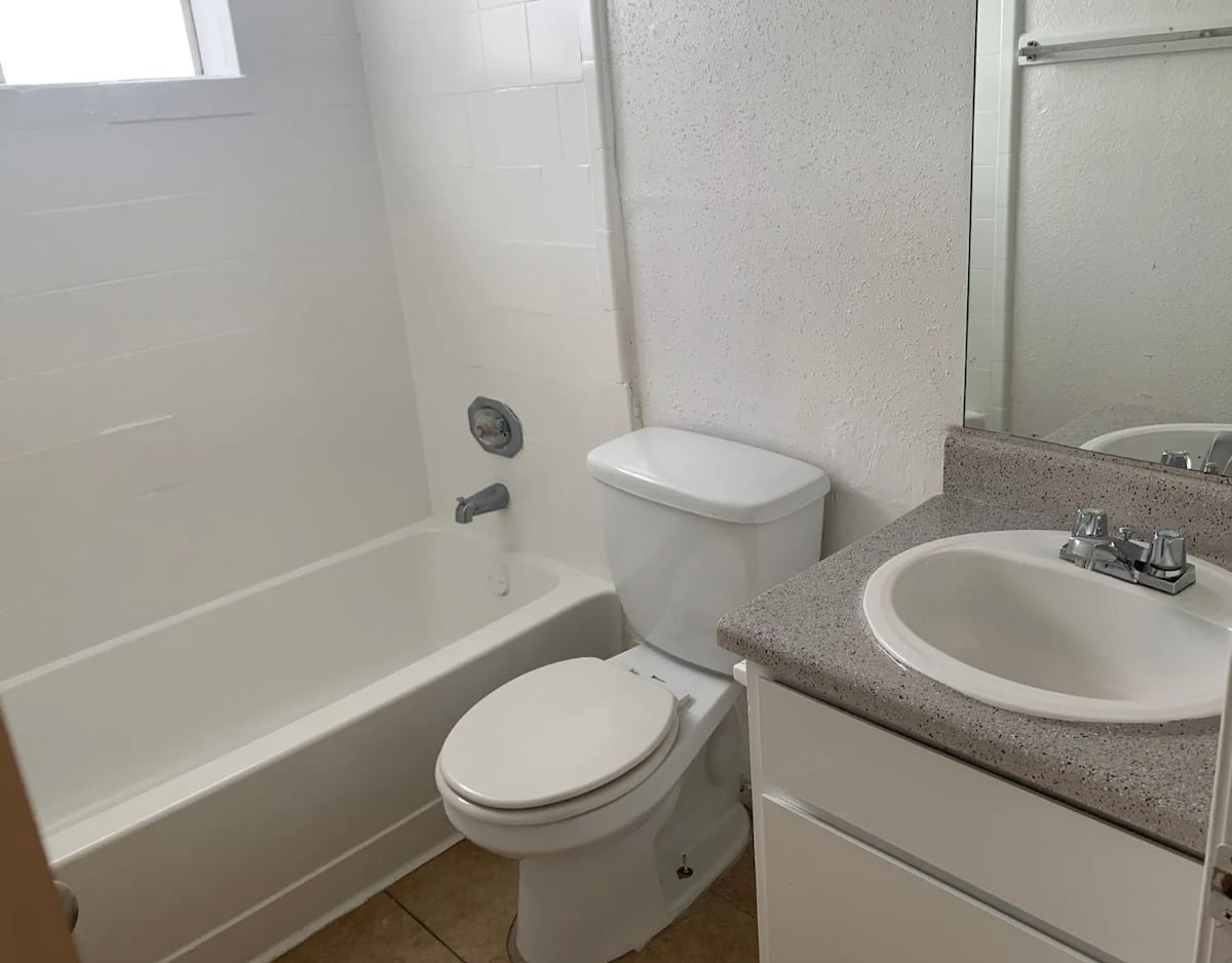 RGVtYW5kUGljdHVyZToxOTk5MDM5NDYy