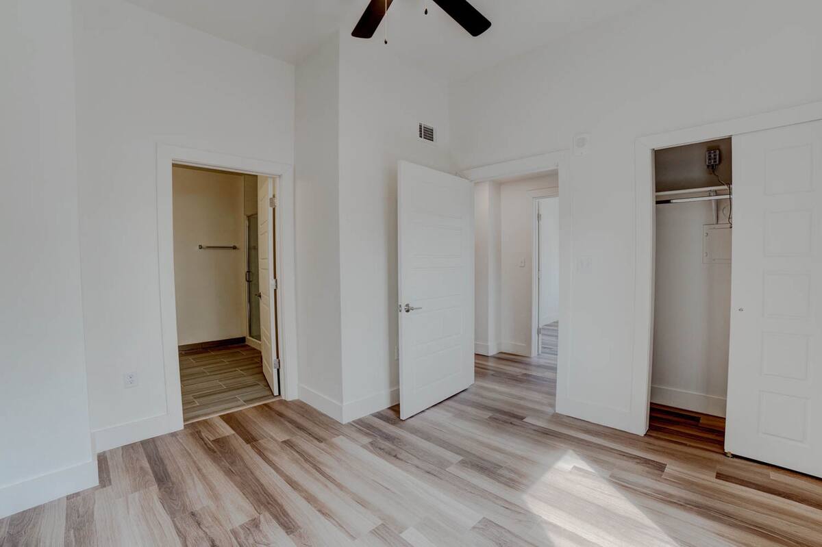 Floorplan diagram for 903-1303_Type B, showing 2 bedroom