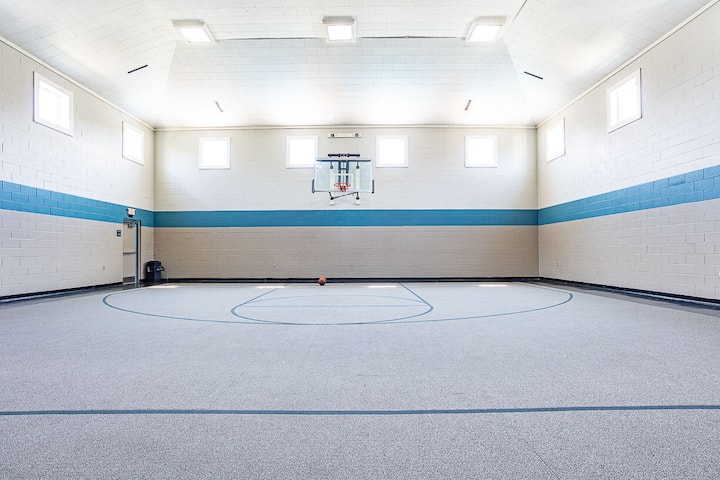 RGVtYW5kUGljdHVyZToyNTcxMzg1OTI0