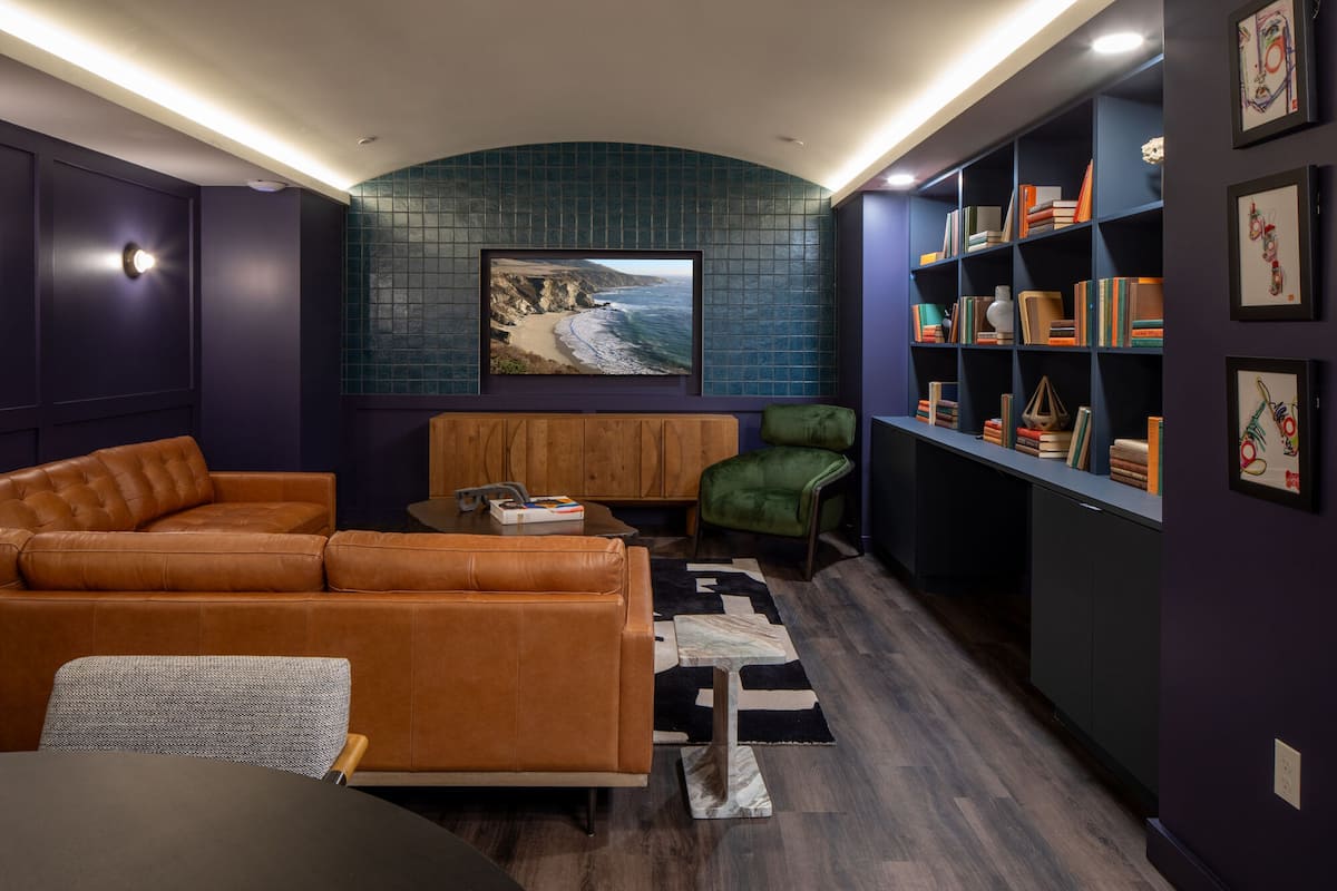 RGVtYW5kUGljdHVyZToyMDUxNTU0MzU3