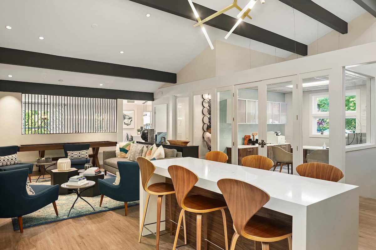 RGVtYW5kUGljdHVyZToyMjczNTUxNzMz