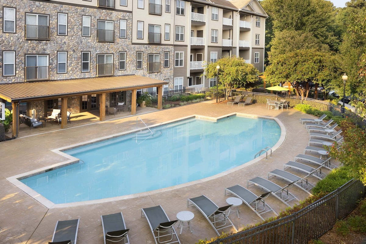 Exterior of Camden Manor Park, an Airbnb-friendly apartment in Raleigh, NC