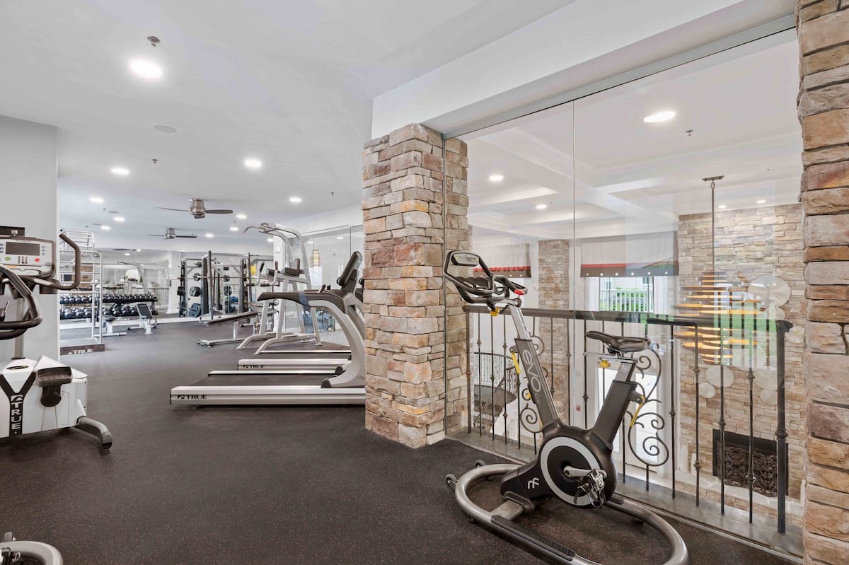 RGVtYW5kUGljdHVyZToxOTUxNjcwNDg5