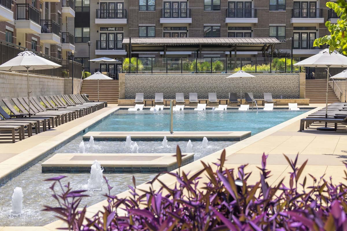 , an Airbnb-friendly apartment in Dallas, TX
