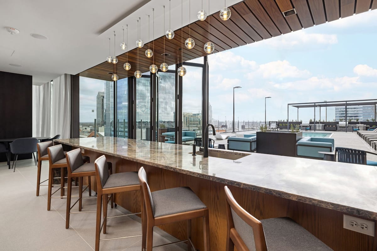 RGVtYW5kUGljdHVyZToxOTUxNjU5MzA3