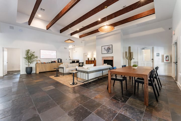 RGVtYW5kUGljdHVyZToyNTcxMzgyNjQy