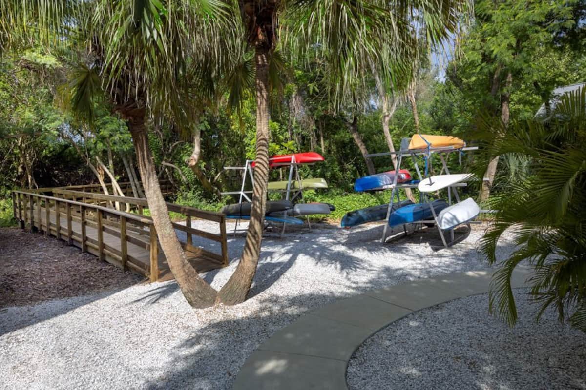 RGVtYW5kUGljdHVyZToxOTUxNzQ2NDM1