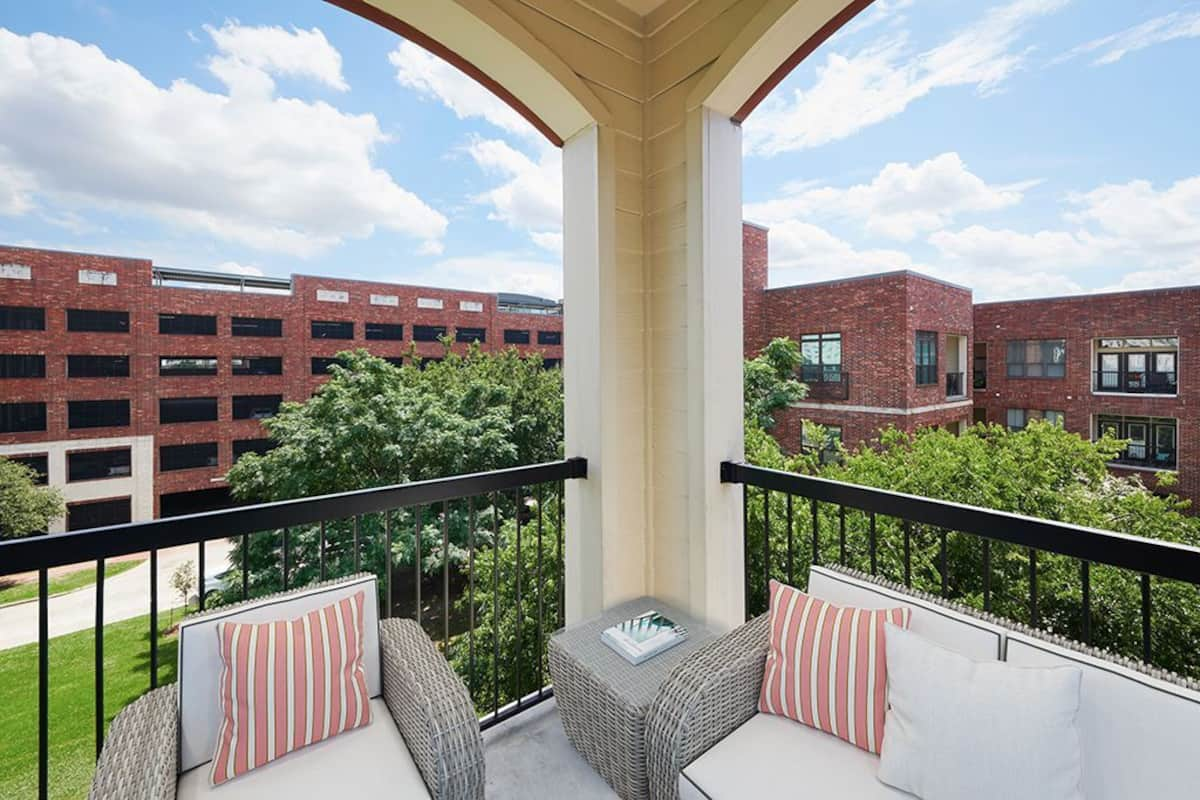 , an Airbnb-friendly apartment in Houston, TX