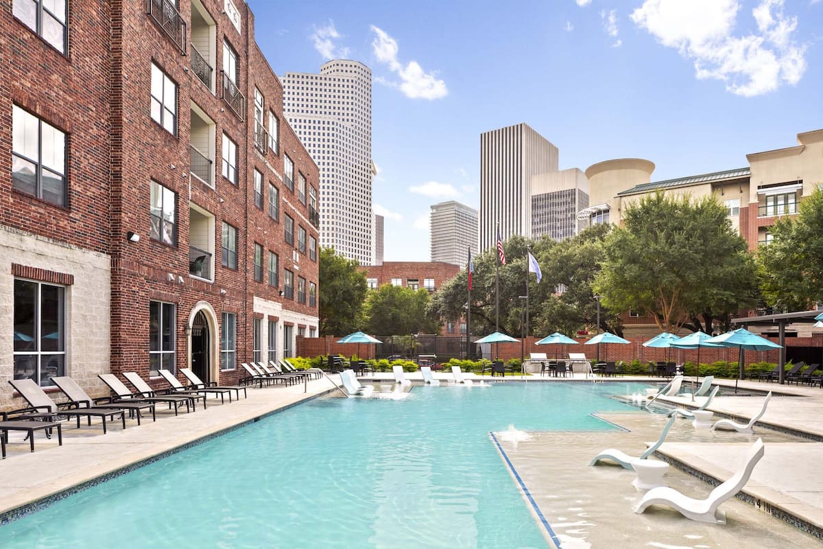 Exterior of Camden City Centre, an Airbnb-friendly apartment in Houston, TX