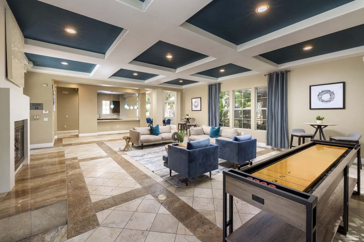 RGVtYW5kUGljdHVyZToxOTUxODMwMzIz