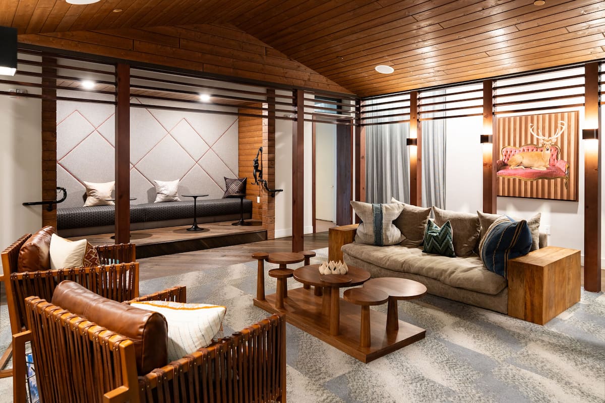 RGVtYW5kUGljdHVyZToxOTUxNjU5OTA1