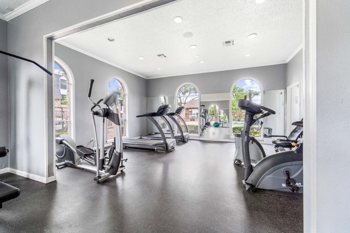 RGVtYW5kUGljdHVyZToyMzQyMDY1Mjcx