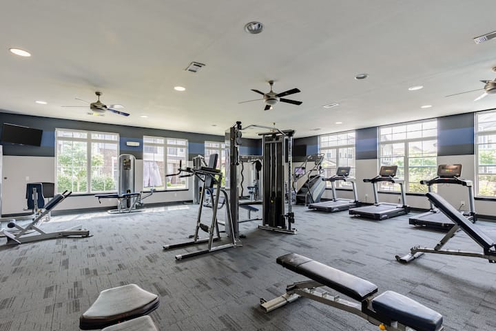 RGVtYW5kUGljdHVyZToyNTcxMDQ2NzM0