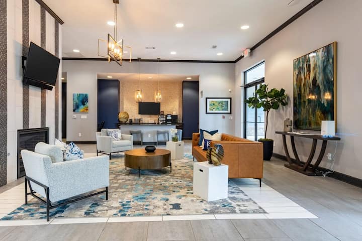 RGVtYW5kUGljdHVyZToyNTcxMDQ2NzQ3