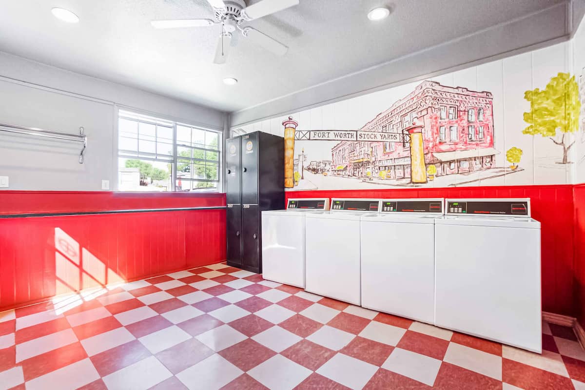 RGVtYW5kUGljdHVyZToyMzQyMDYzOTk2