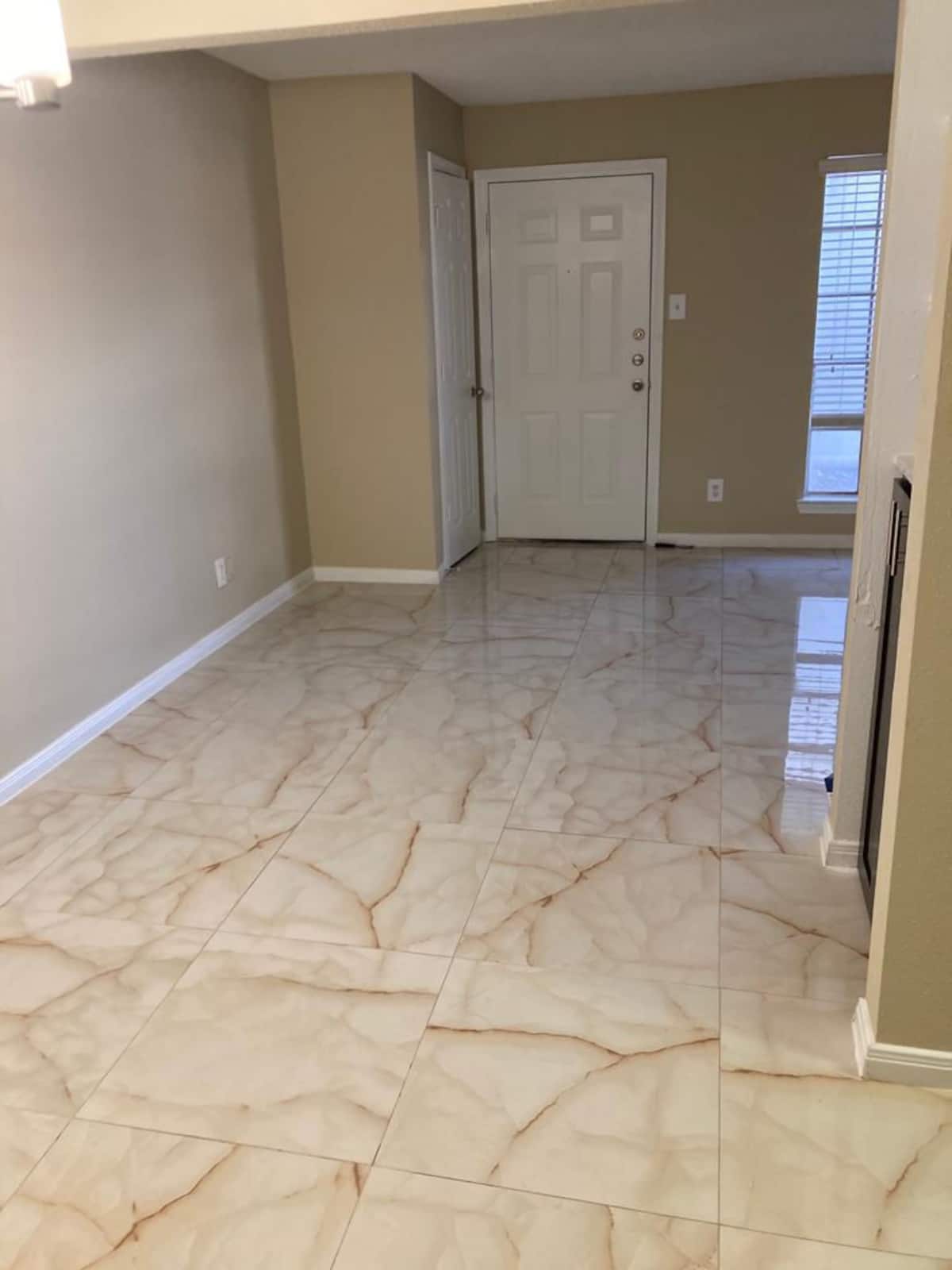 RGVtYW5kUGljdHVyZToxOTcwOTU1Njk3