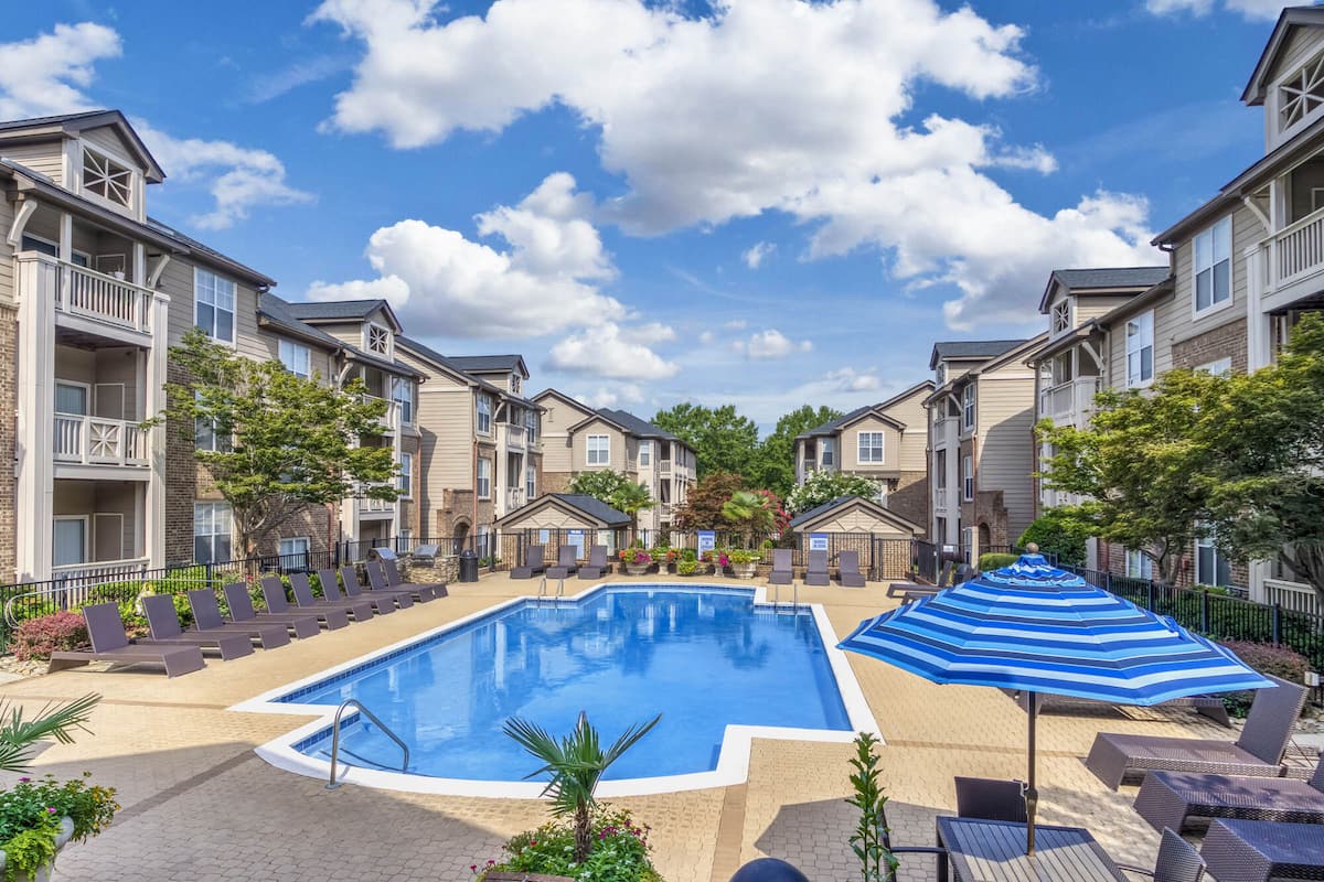 RGVtYW5kUGljdHVyZToxOTU1MjA2NjM5