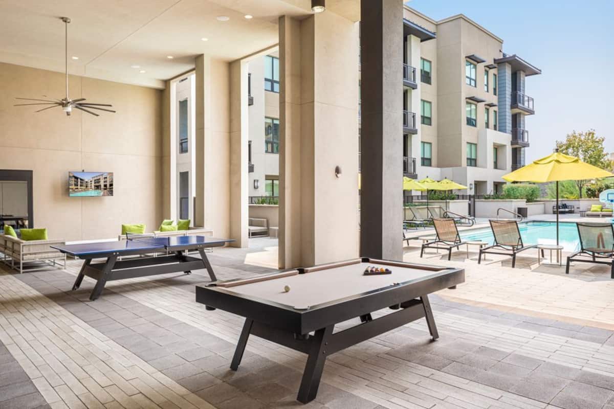 RGVtYW5kUGljdHVyZToxOTUxNjY1NzAy