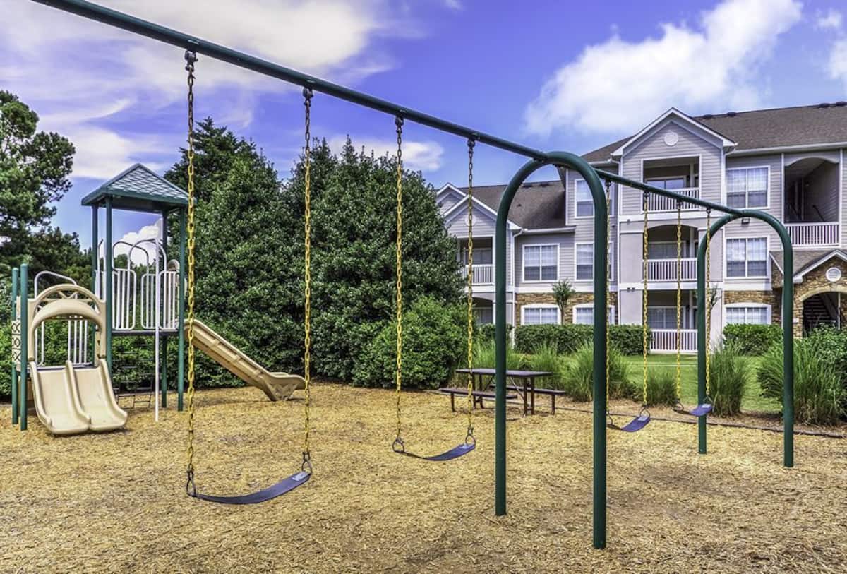 RGVtYW5kUGljdHVyZToxOTUxNjYyODIz