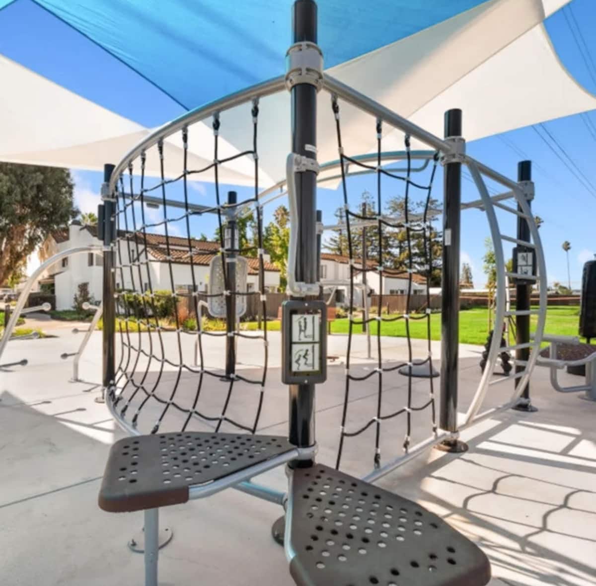 RGVtYW5kUGljdHVyZToyMjc0Nzk5NDYz