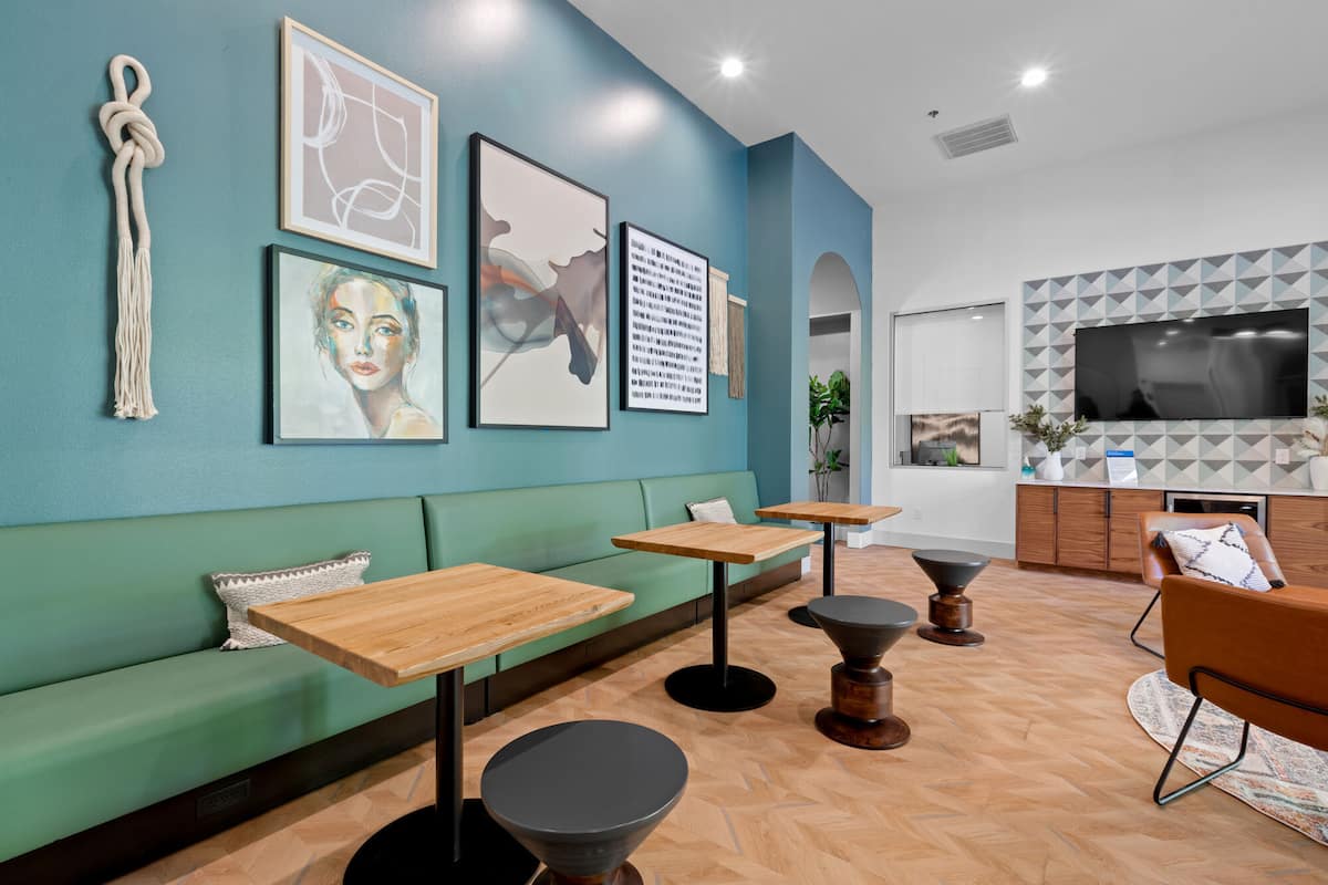 RGVtYW5kUGljdHVyZToxOTUxNzQ2MjY1