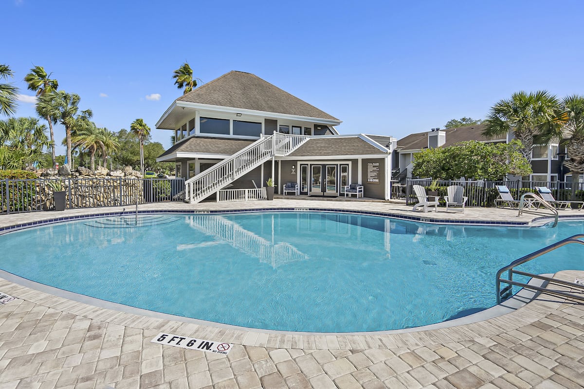 Exterior of The Club at Town Center, an Airbnb-friendly apartment in Jacksonville, FL