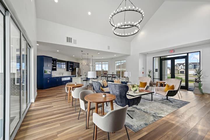 RGVtYW5kUGljdHVyZToyNDM0NDQyNTkx