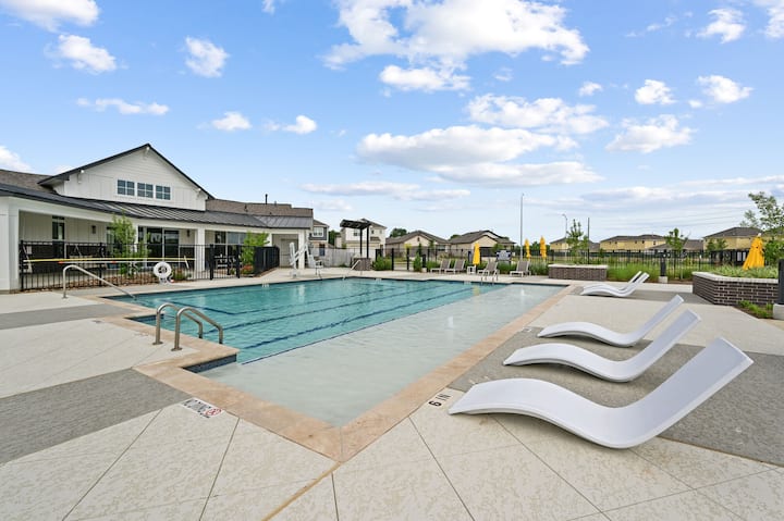 RGVtYW5kUGljdHVyZToyNDM0NDQyNTc4