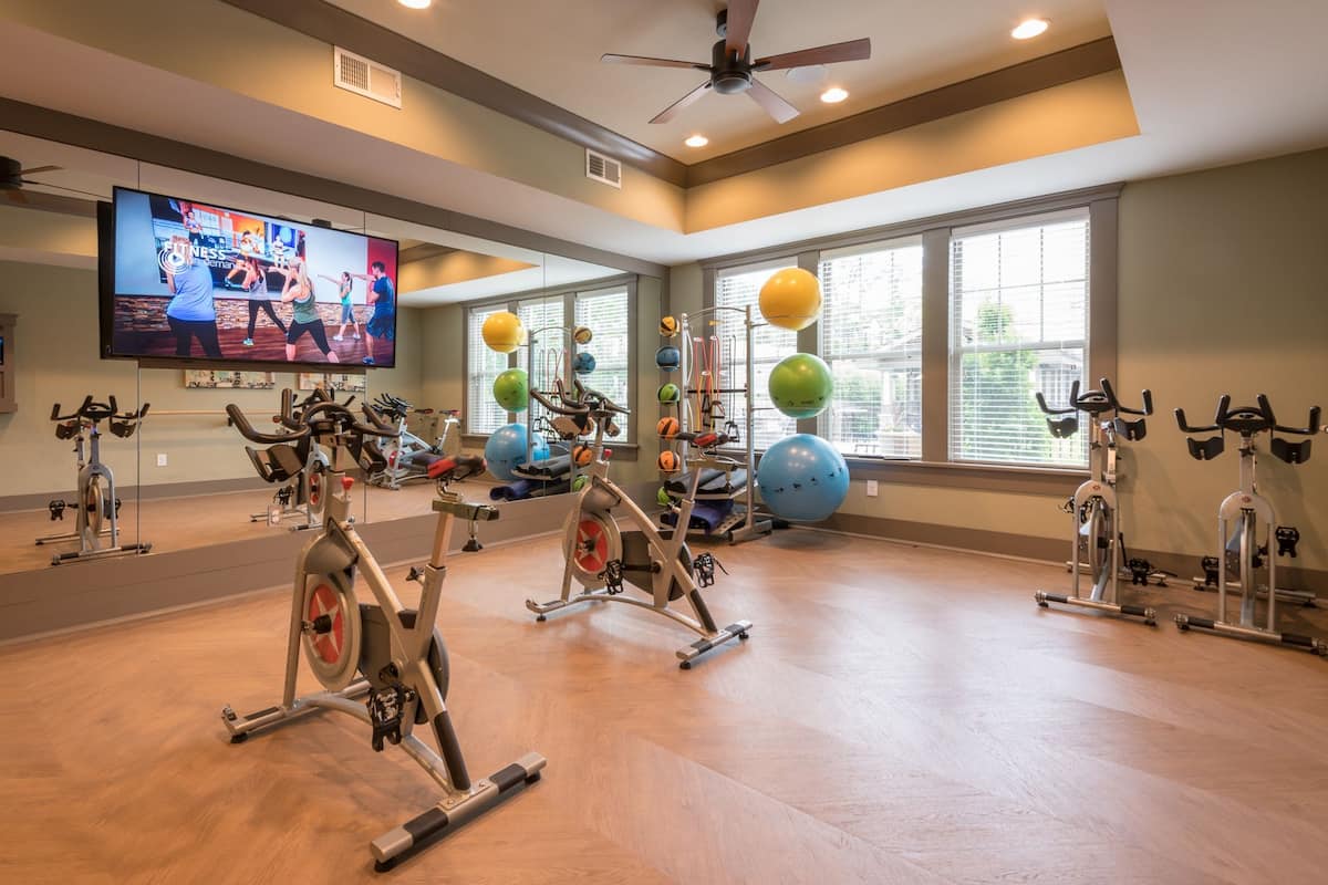 RGVtYW5kUGljdHVyZToxOTU1MjA4MTE4