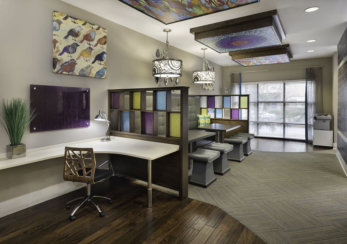 RGVtYW5kUGljdHVyZToxOTUxODMxNDQw