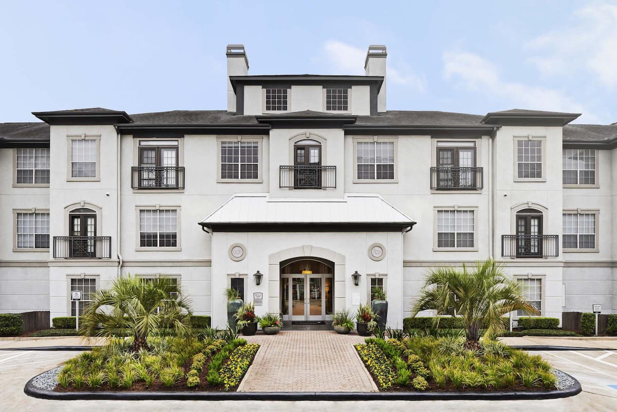 , an Airbnb-friendly apartment in Houston, TX