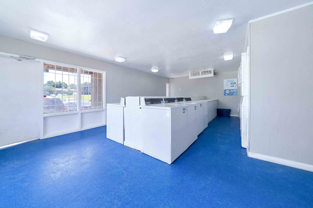 RGVtYW5kUGljdHVyZToyMzQyMDY0MjMw