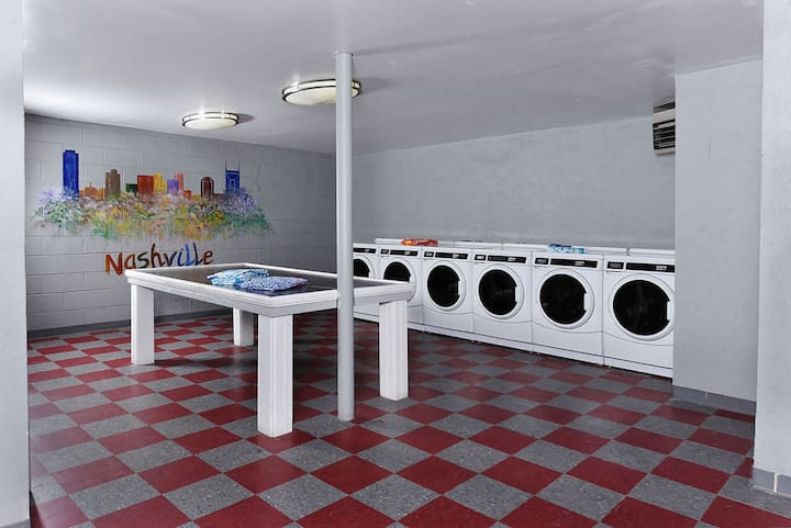RGVtYW5kUGljdHVyZToyMzQyMDY0MjY5