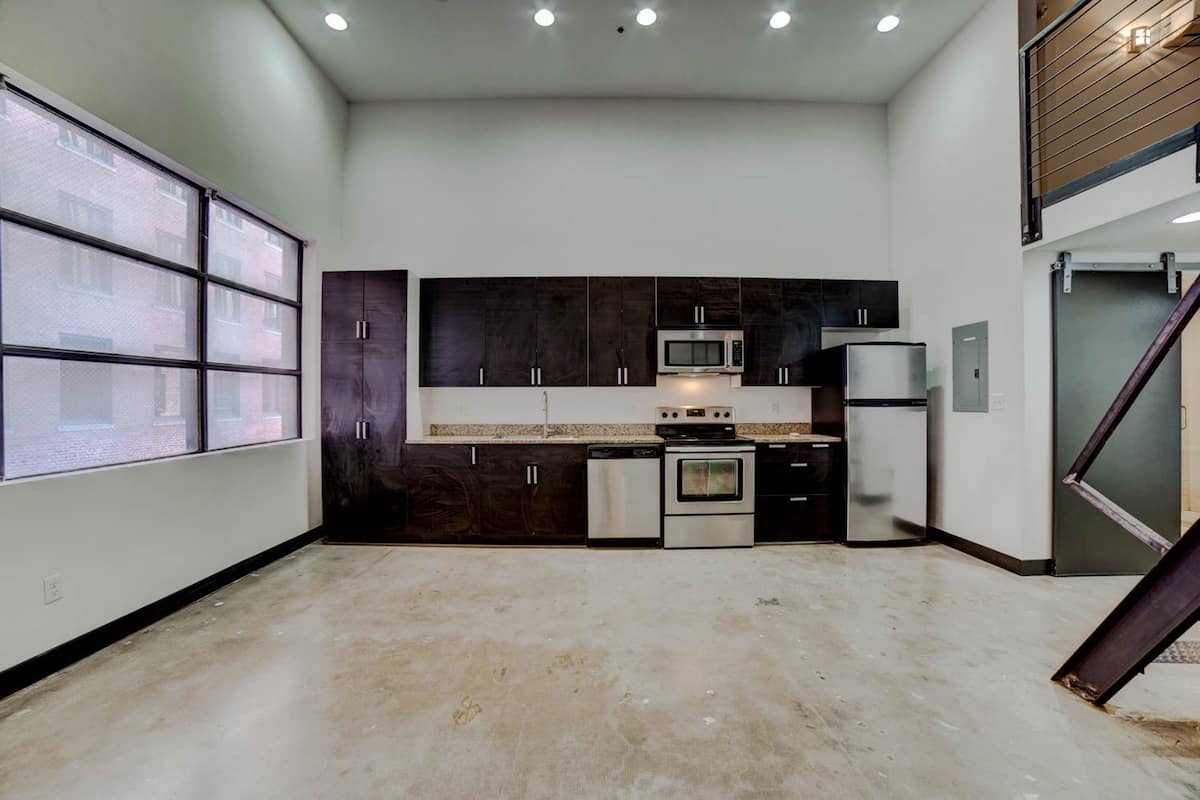 RGVtYW5kUGljdHVyZToyMzI4OTY3MDM2