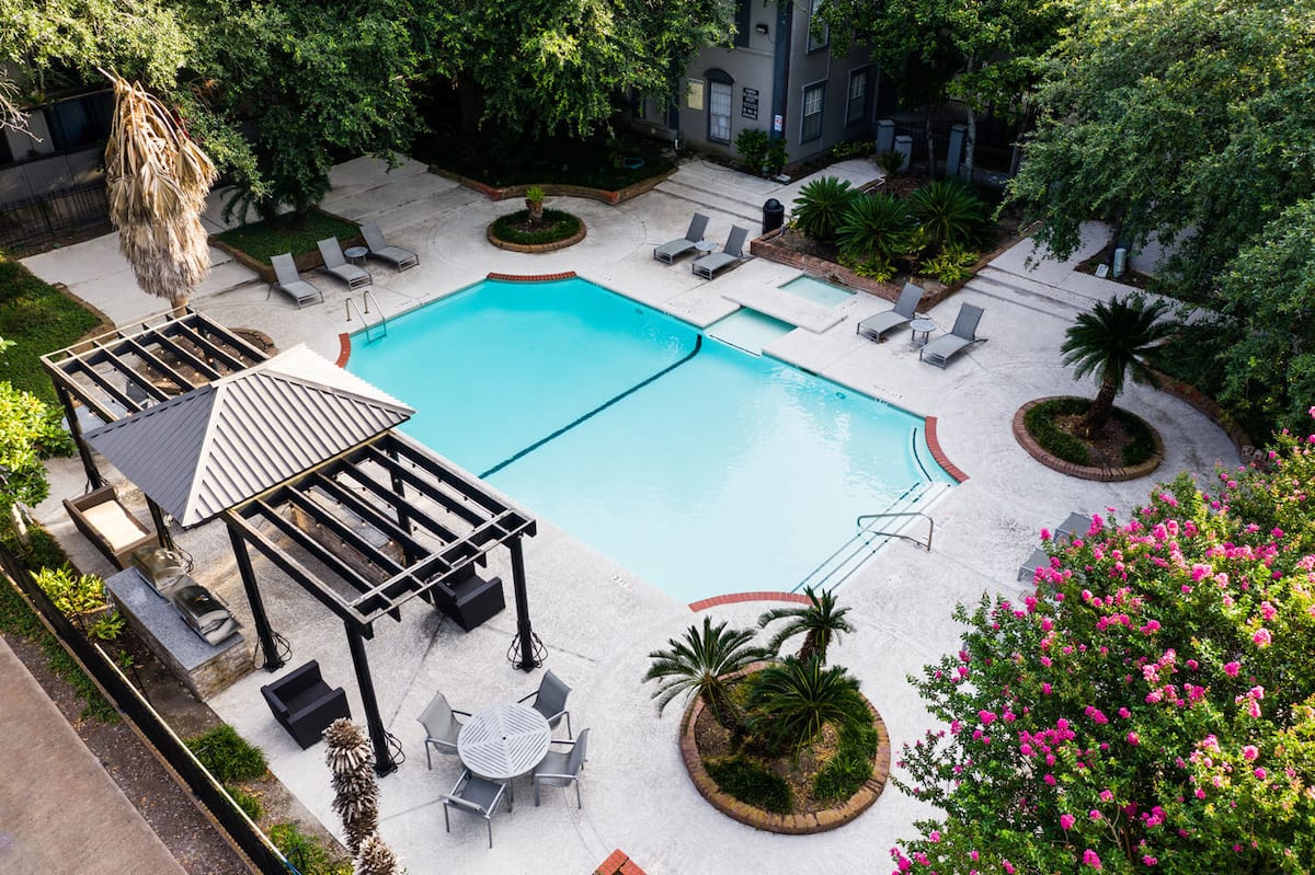 RGVtYW5kUGljdHVyZToxOTcwOTU1NTY3