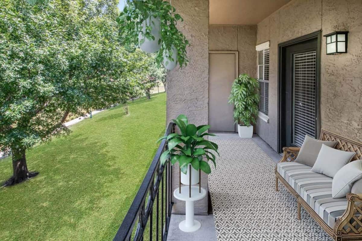 , an Airbnb-friendly apartment in Irving, TX