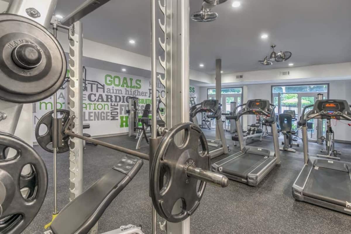 RGVtYW5kUGljdHVyZToxOTUxODMxMjQz