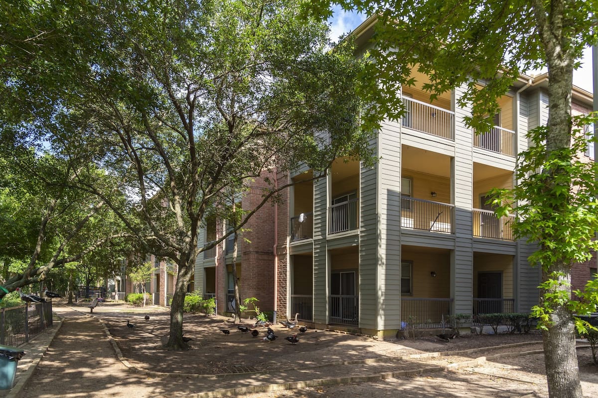 , an Airbnb-friendly apartment in Houston, TX