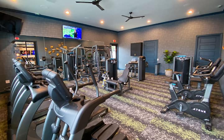 RGVtYW5kUGljdHVyZToyNTcxMzgzNTMx