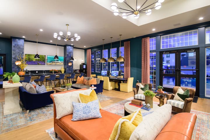 RGVtYW5kUGljdHVyZToyNTcxMzgzNTI1