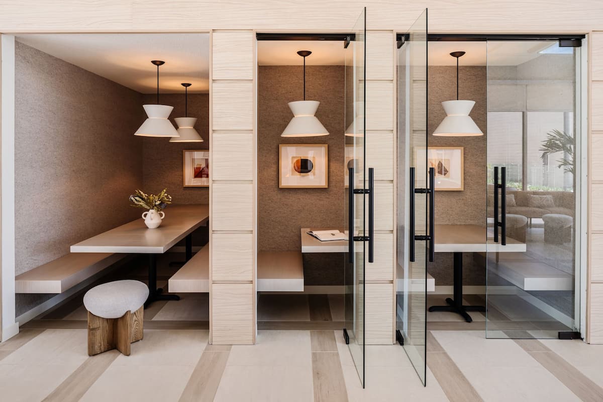 RGVtYW5kUGljdHVyZToxOTUxNjcyMTY4